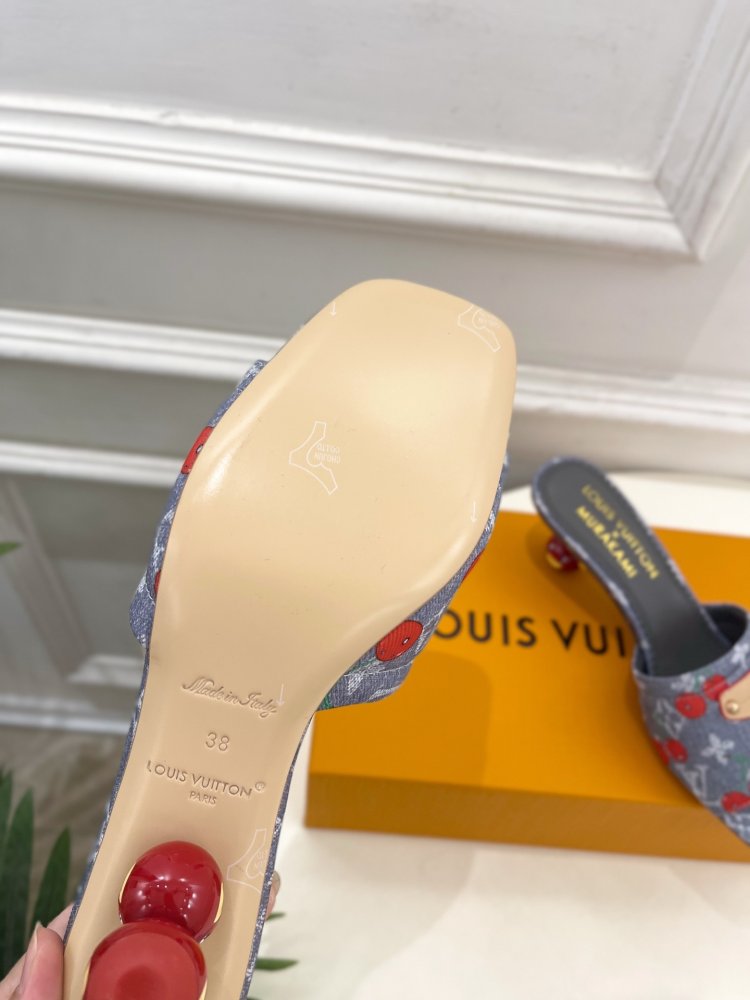 Босоніжки фото 9