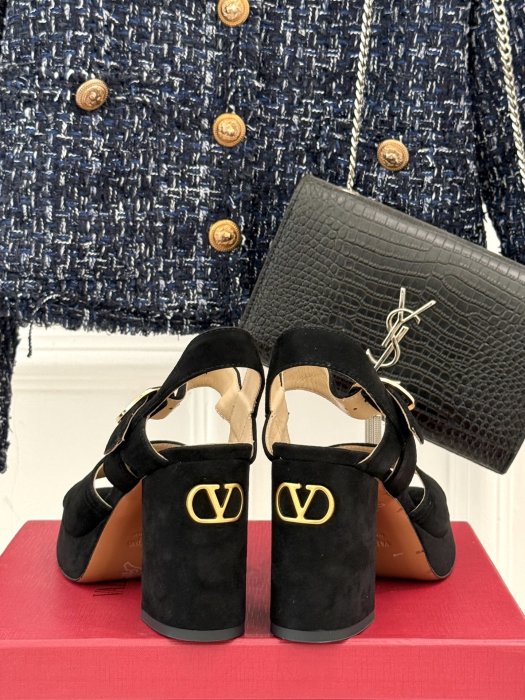 Босоножки фото 6