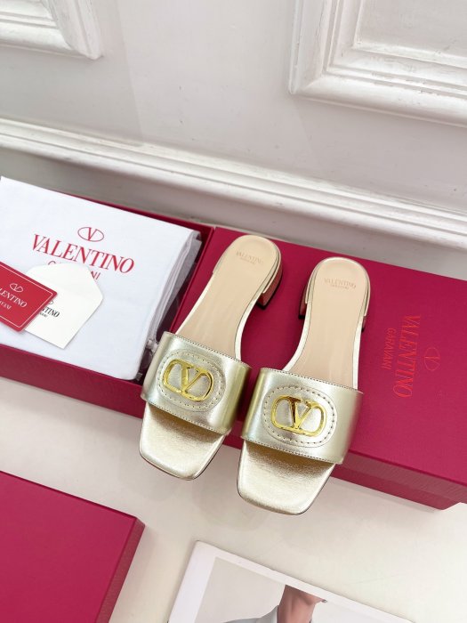 Босоножки фото 5