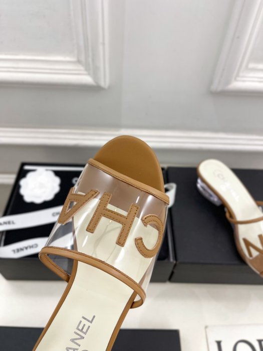 Шлепанцы женские фото 6