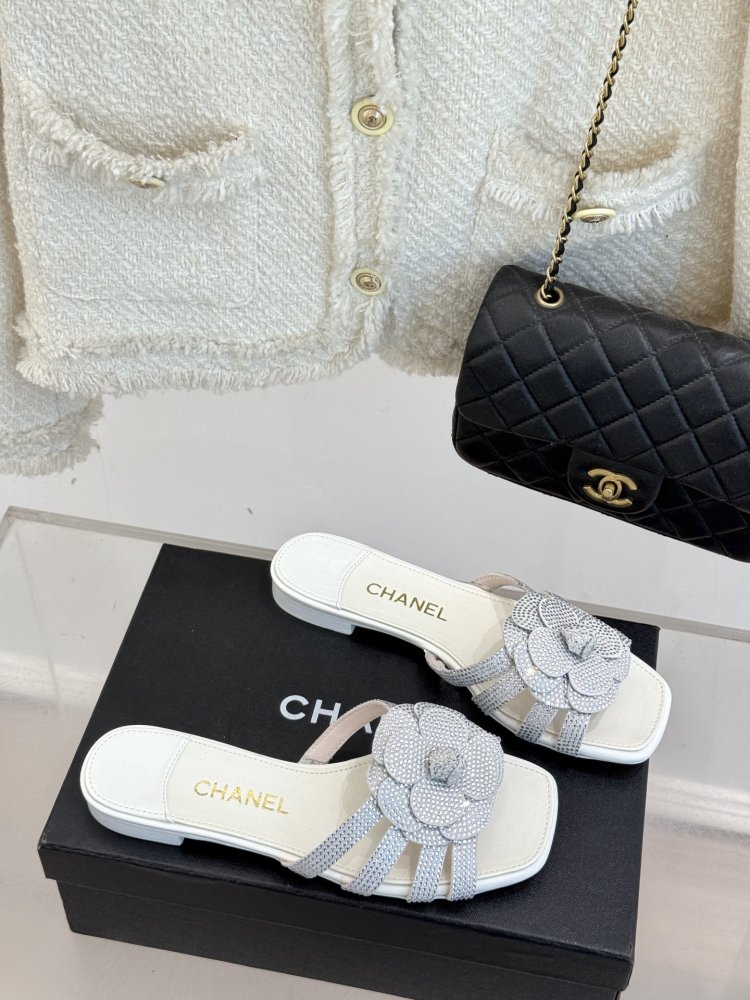 Шльопанці жіночі фото 3