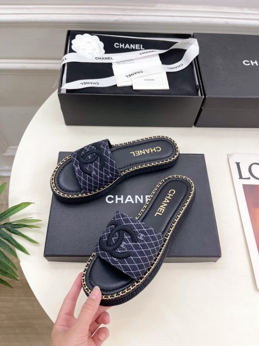 Шлепанцы женские фото 3