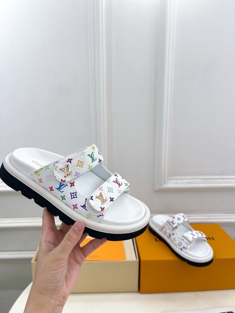 Шльопанці жіночі фото 6