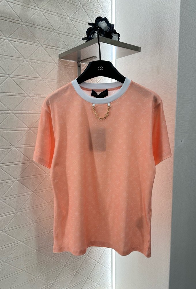 Футболка жіноча