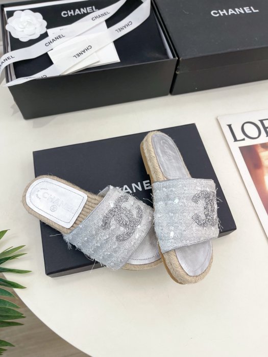 Шлепанцы женские фото 2