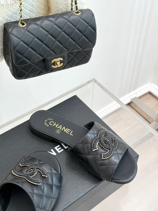 Шлепанцы фото 5