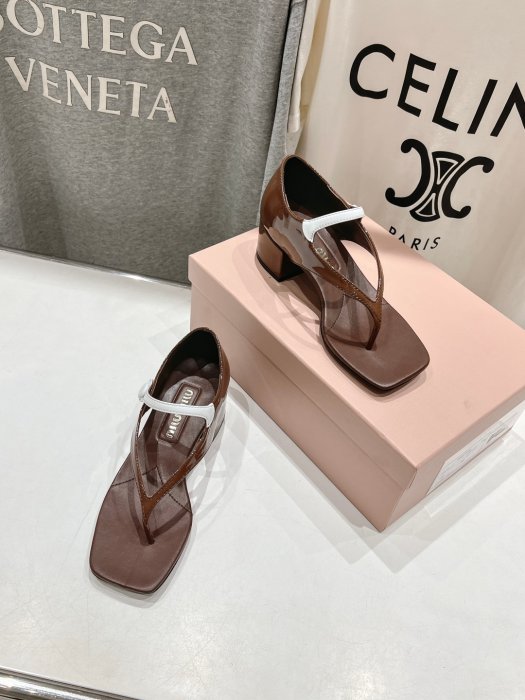 Босоножки фото 8