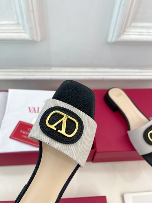 Босоножки фото 6