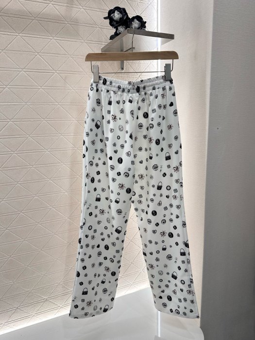 Джинсы женские фото 2