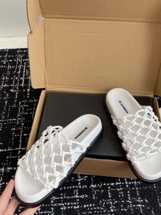 Шльопанці жіночі фото 7