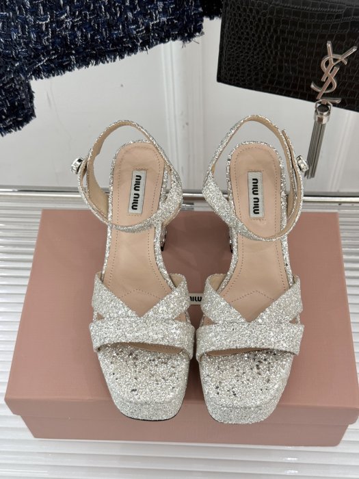 Босоножки фото 4