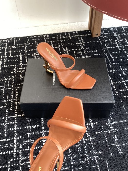 Босоножки фото 5