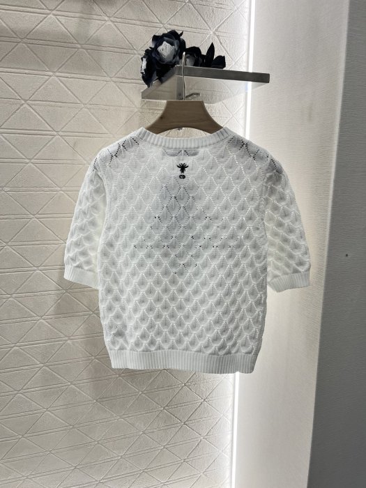 T-shirt women's фото 2