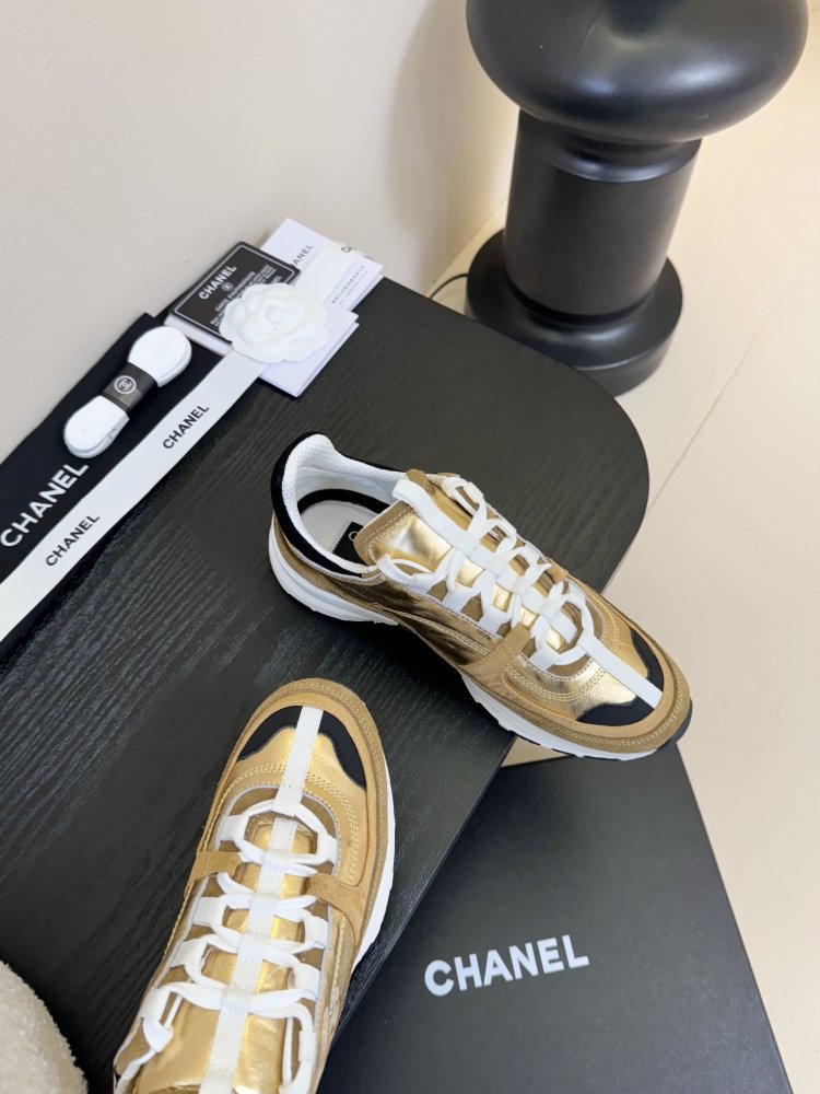 Кроссовки женские фото 4