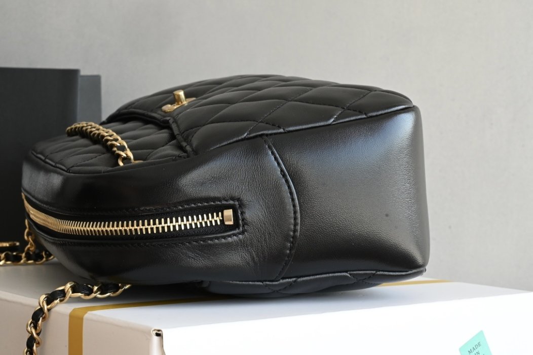 Черная кожаная сумка через плечо Chanel Matelasse фото 4