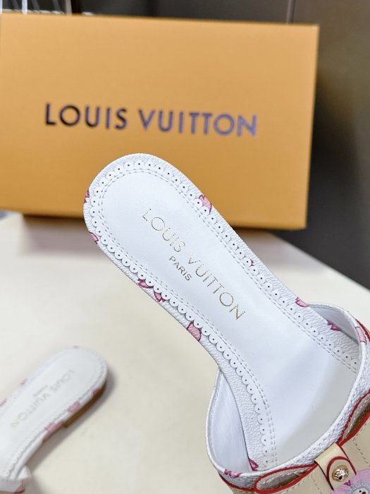 Шлепанцы фото 8