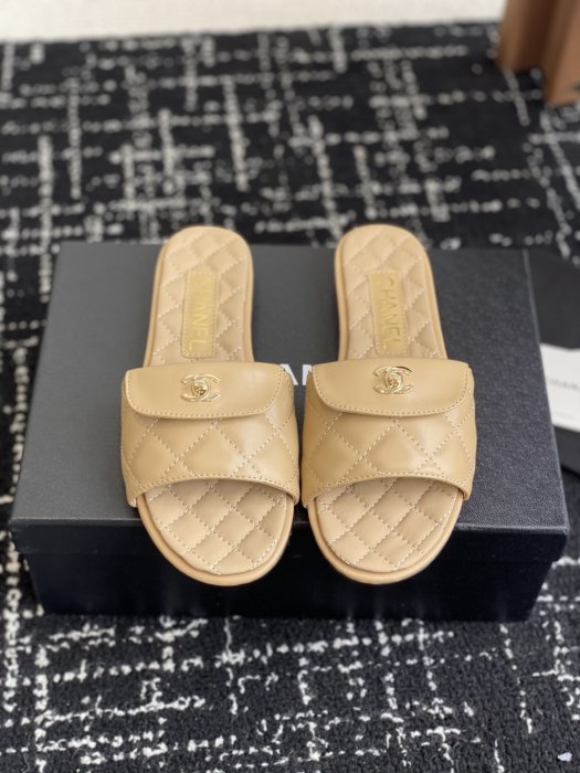 Шлепанцы женские