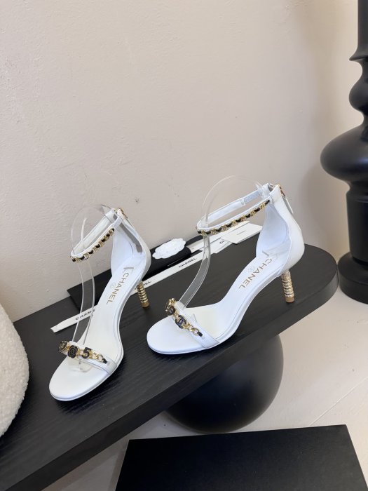 Босоножки фото 3