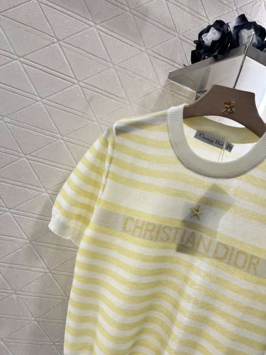 T-shirt women's фото 8