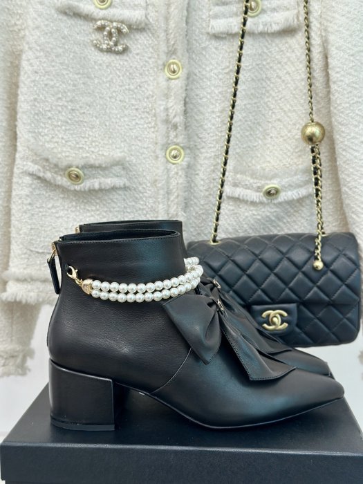 Ankle boots