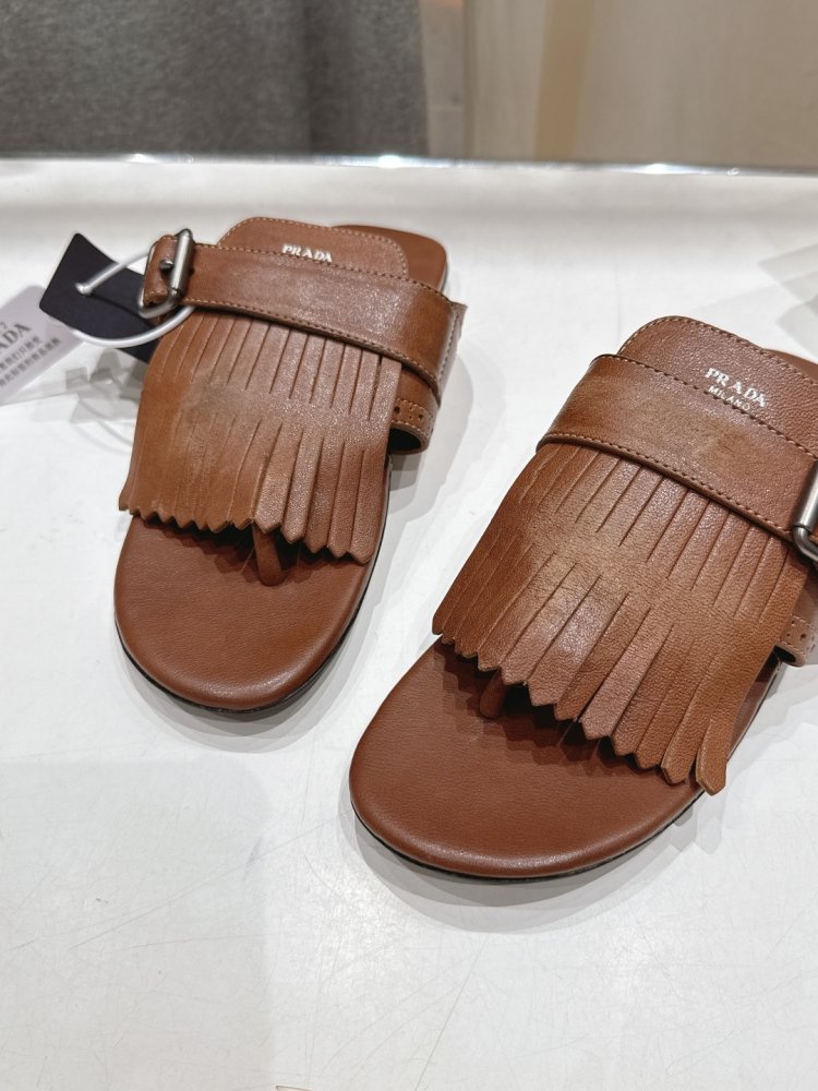 Шлепанцы женские фото 7