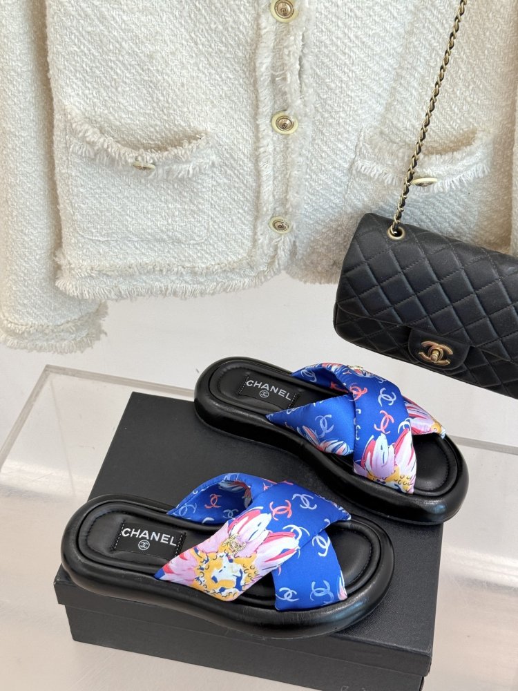 Шльопанці жіночі фото 3