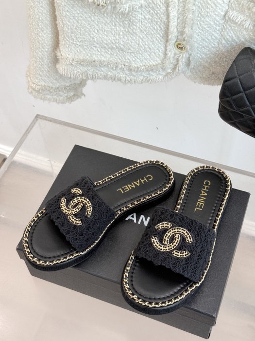 Шлепанцы женские фото 2