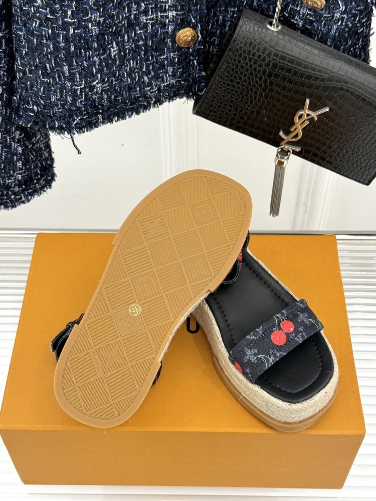 Босоніжки фото 9