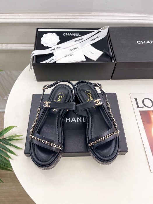 Сандалии женские