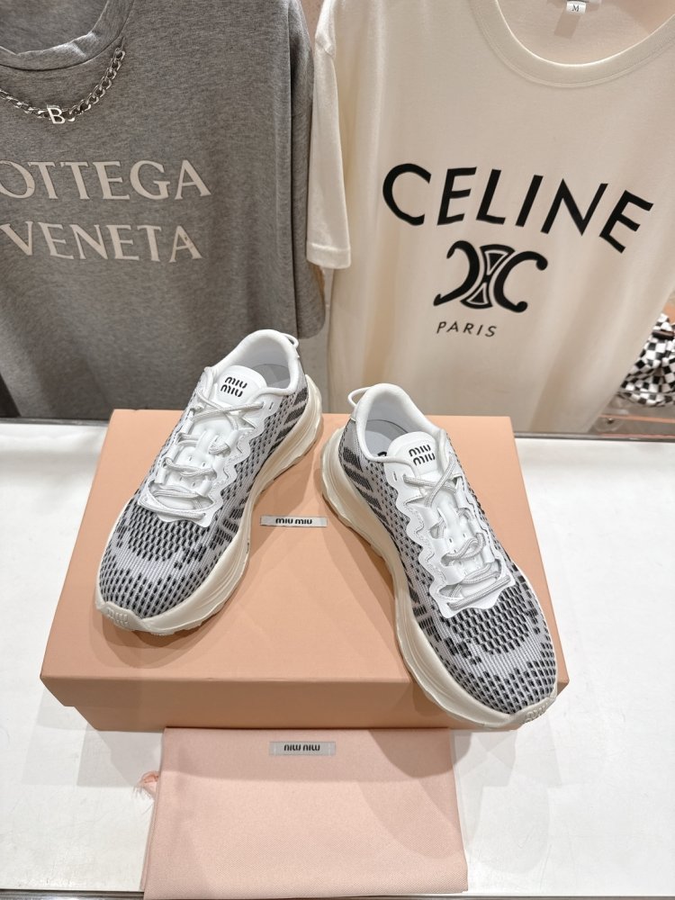 Sneakers women's фото 2