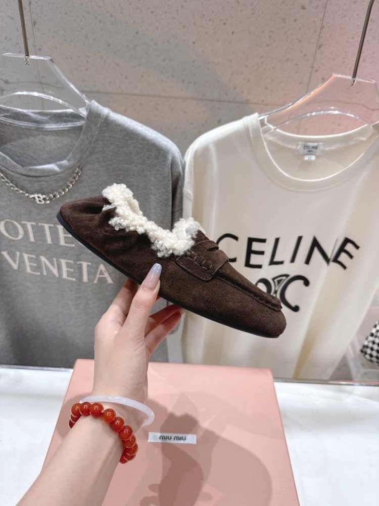 Лоферы женские на меху фото 5