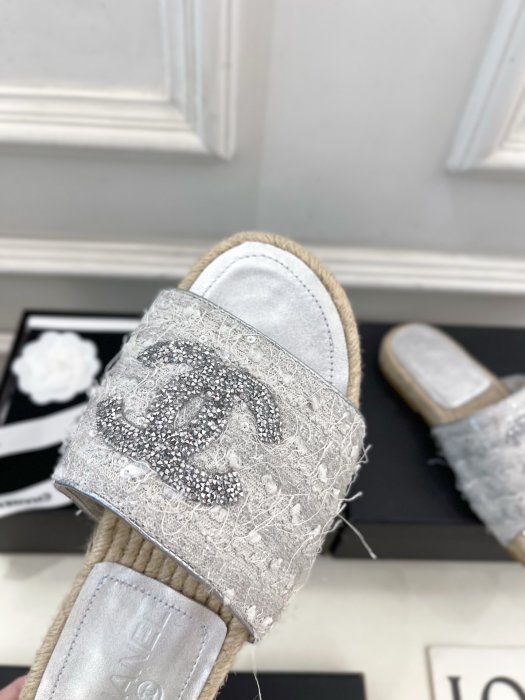 Шлепанцы женские фото 7