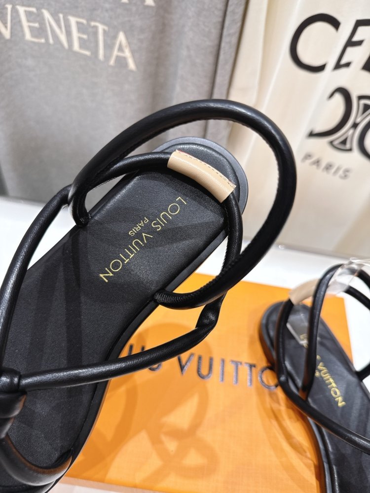 Сандалии женские фото 6