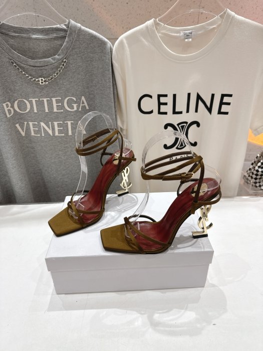 Босоножки фото 3