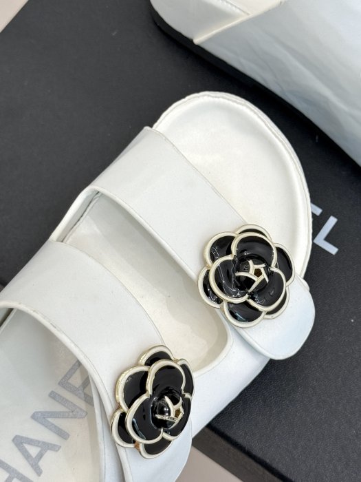 Шлепанцы фото 7