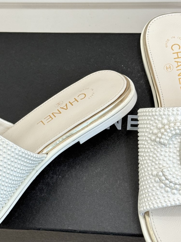 Шлепанцы женские фото 6