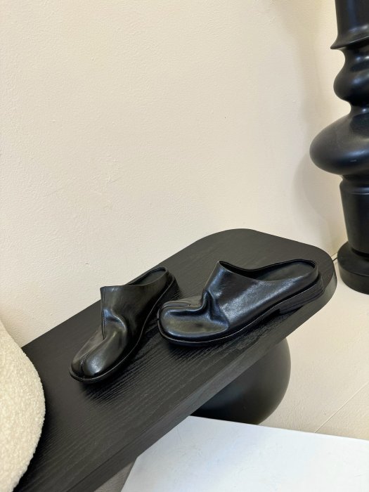 Мюли с раздвоенным носком фото 3