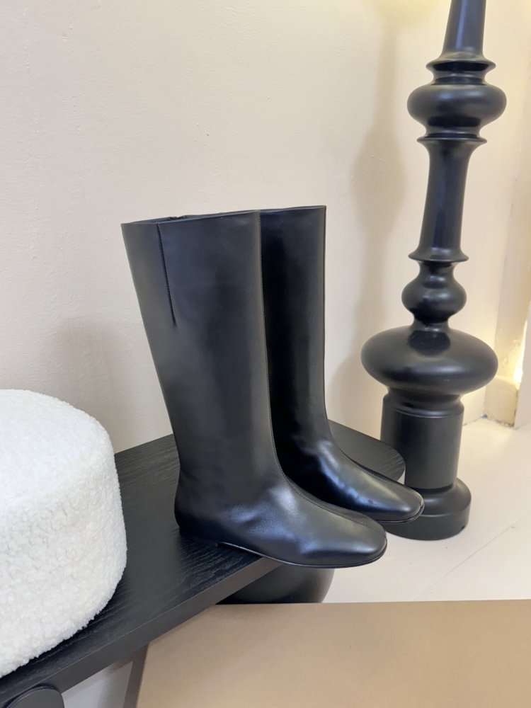 Чоботи жіночі фото 2