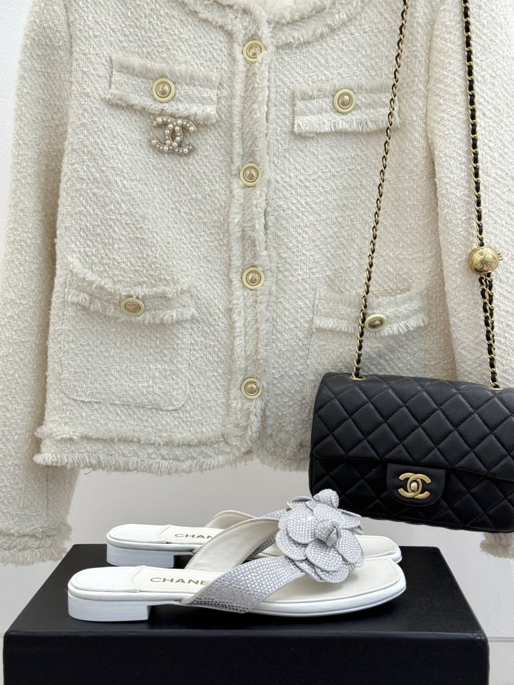 Шлепанцы женские