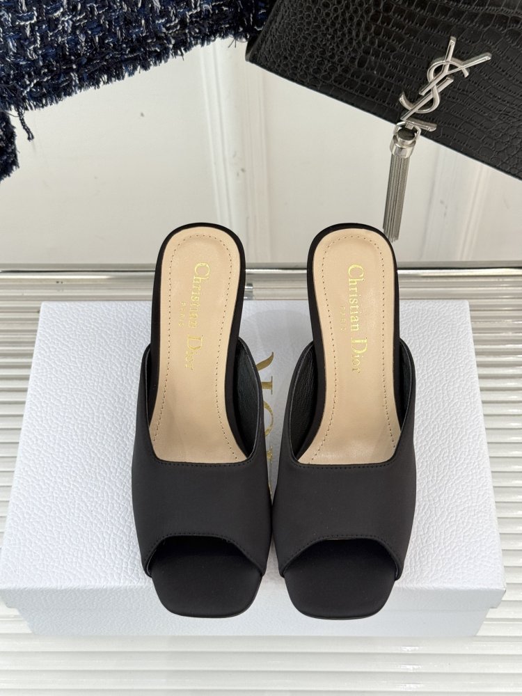 Босоніжки фото 4