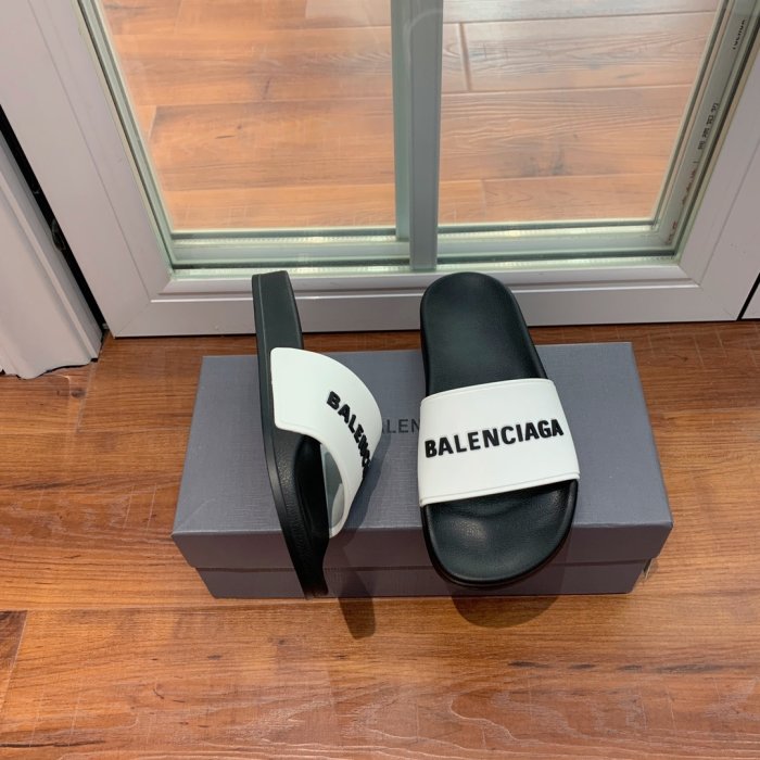 Шлепанцы фото 2