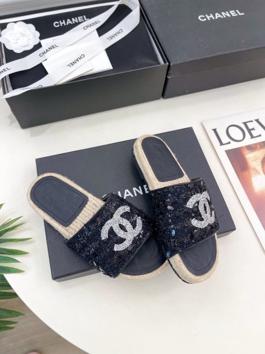 Шлепанцы женские фото 2