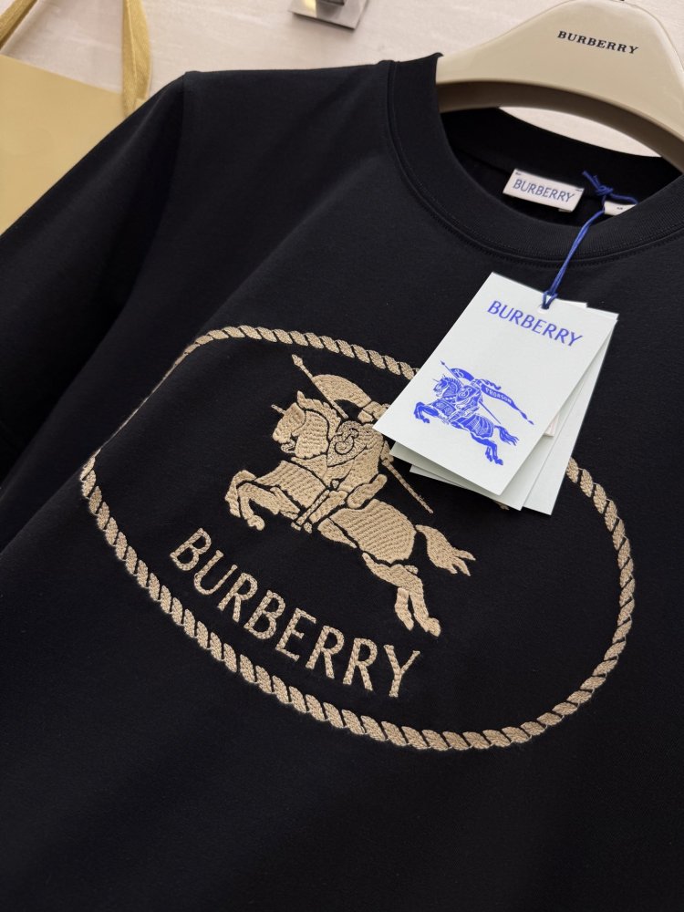 Футболка жіноча фото 6