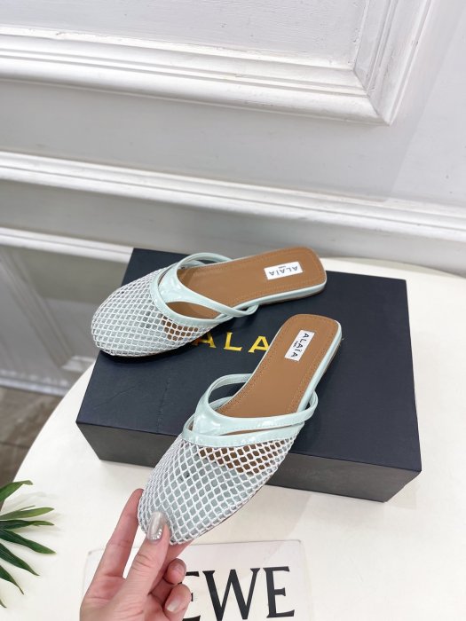 Шлепанцы женские фото 3