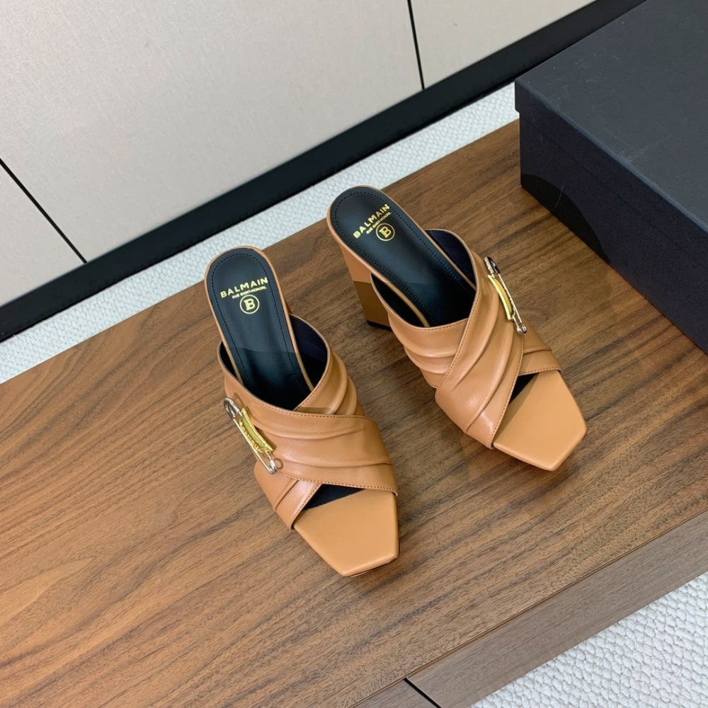 Босоножки фото 5