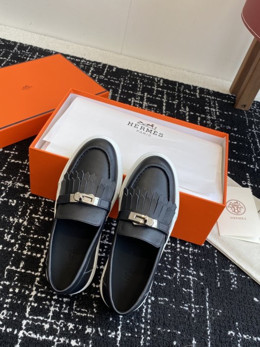 Лоферы кожаные женские фото 4