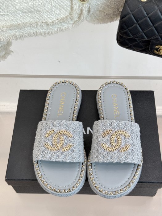 Шлепанцы женские фото 4