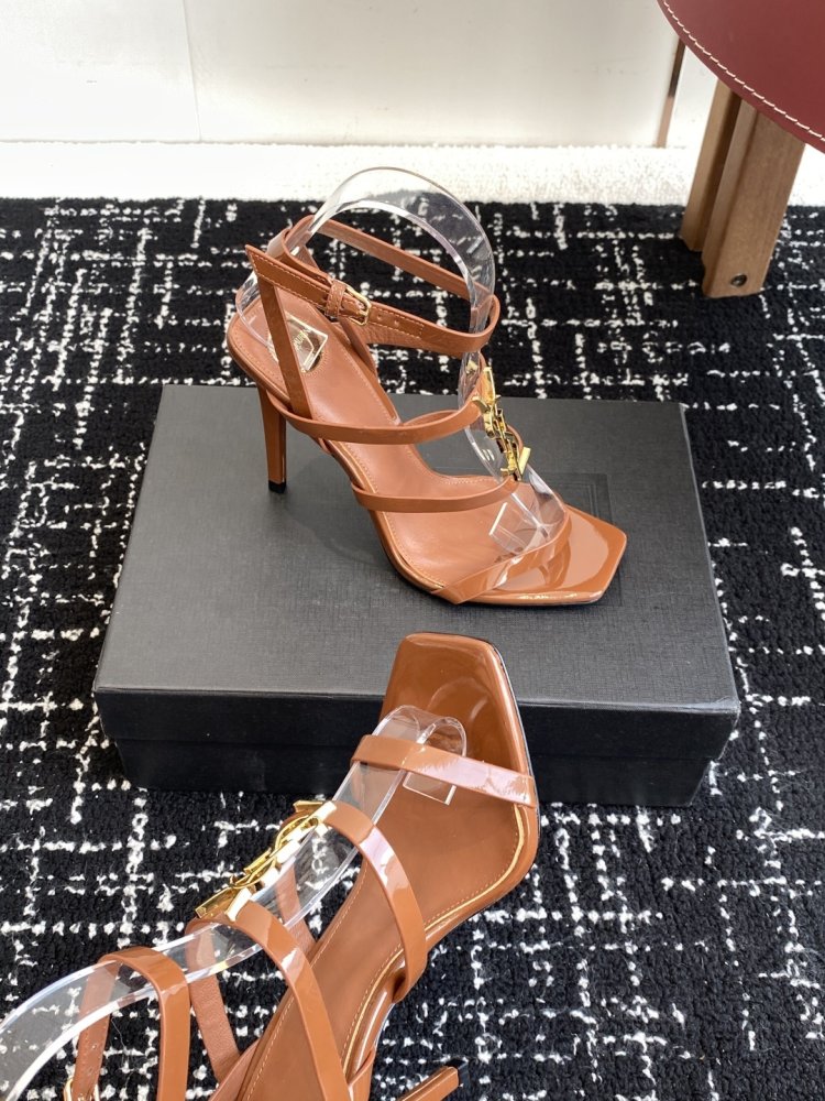 Босоножки фото 7