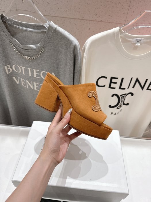 Босоножки фото 5