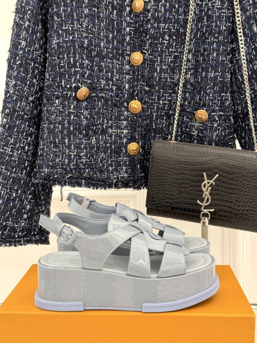 Сандалии женские